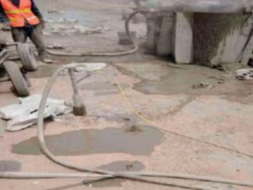 东昌府水泥混凝土路面板底注浆技术 路面脱空注浆整治方案